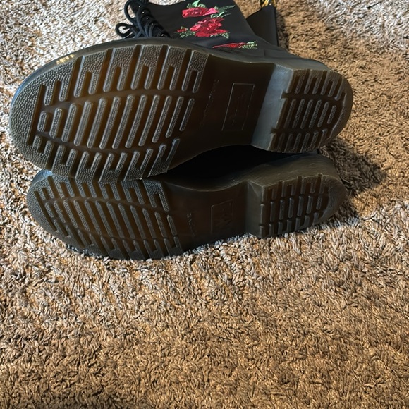 Tall Vonda Dr. Martens - Picture 4 of 5